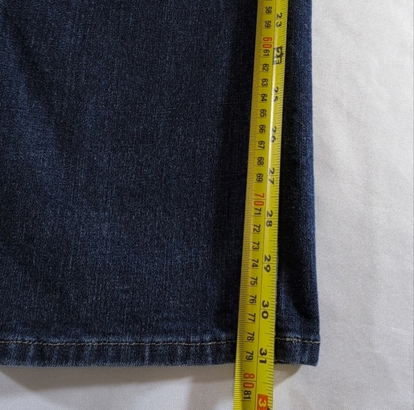 Calvin Klein Women Size 33/16 Dark Wash Low Rise Flap Pocket Lean Bootcut Jeans - Picture 9 of 10
